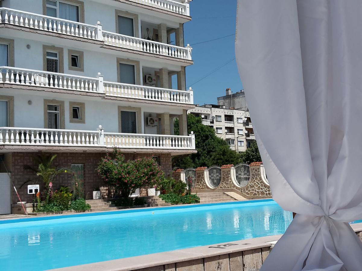 Family Hotel Zhelkovi - Olympia Harmanli Kültér fotó
