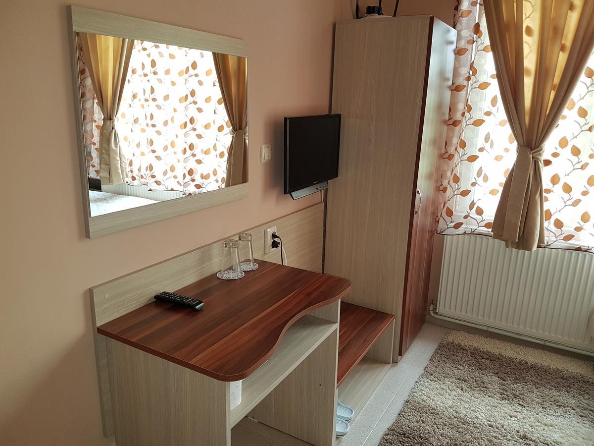 Family Hotel Zhelkovi - Olympia Harmanli Kültér fotó