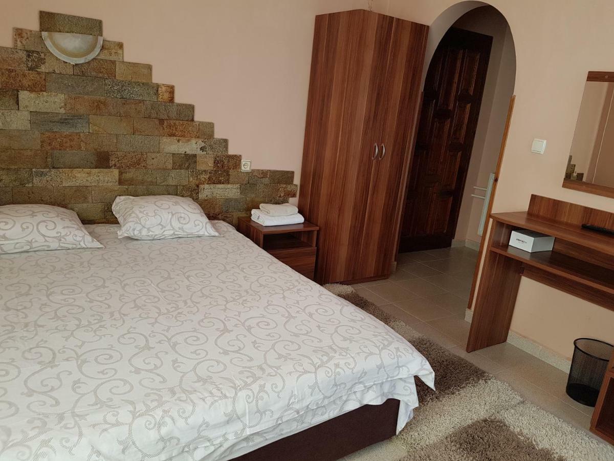 Family Hotel Zhelkovi - Olympia Harmanli Kültér fotó